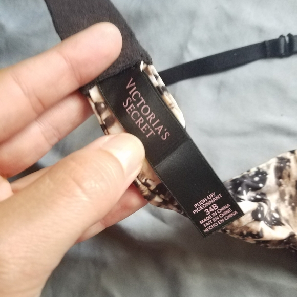 VS leopard rhinestone push up bra size 34b - Picture 3 of 4